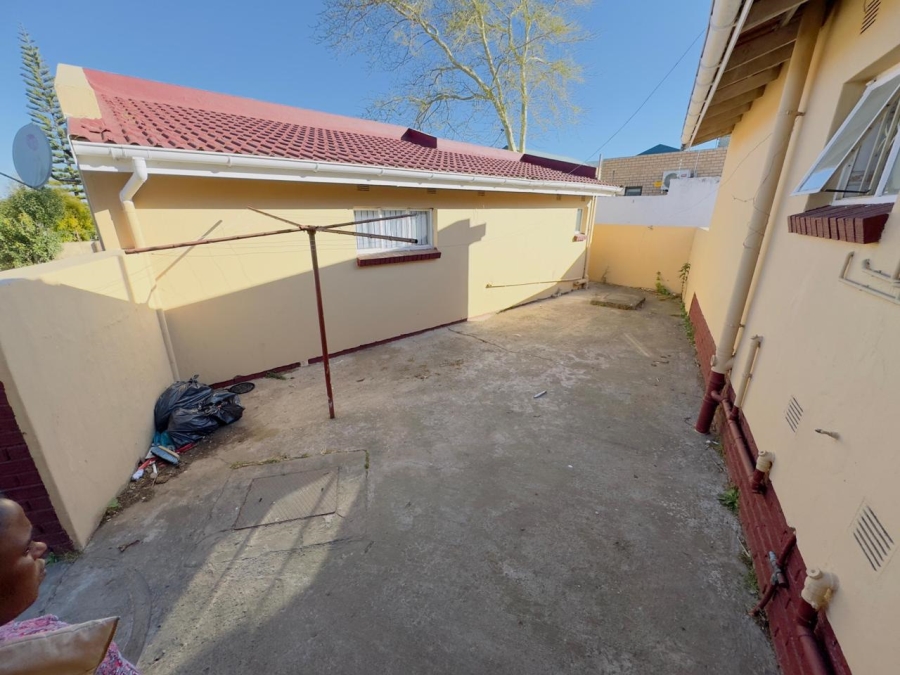 6 Bedroom Property for Sale in Southernwood Eastern Cape